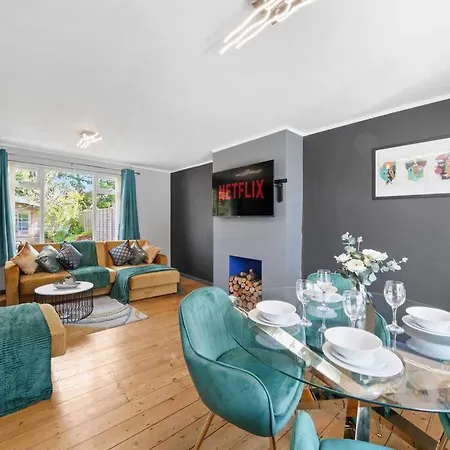 3br Modern Spacious House W/garden In *